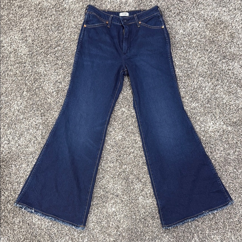 Wrangler Blue Flared Jeans with 70s Inspired Silhouette